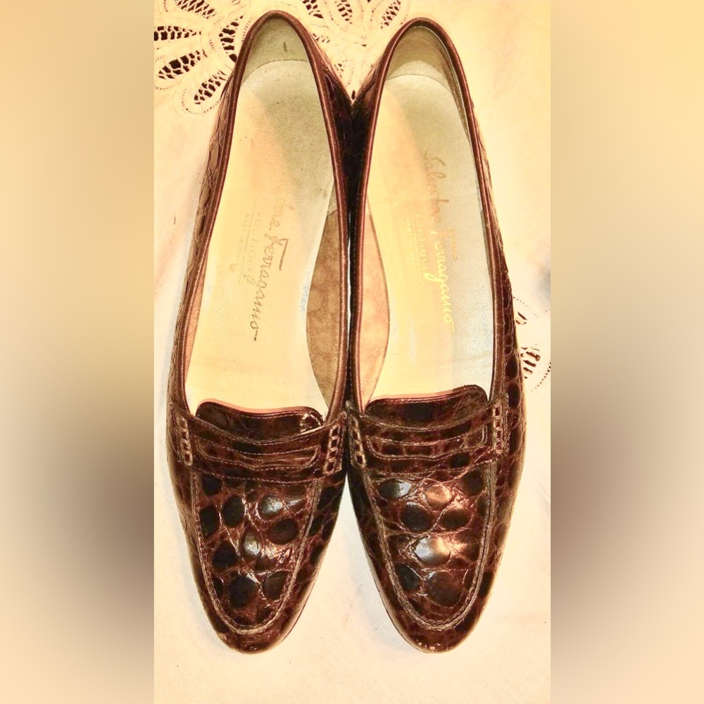 Salvatore Ferragamo, Italy, Genuine Alligator 7AA, Fits like 6.5, Vintage